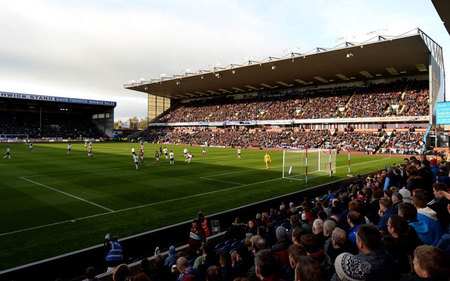 她为读者展 她为读者展